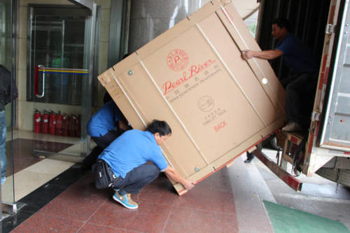 朝天钢琴贵重工艺品无忧运